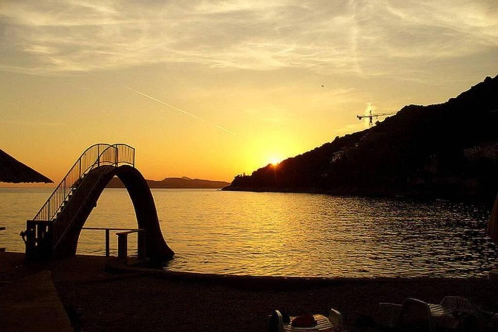 Apartman Flora Three Bedroom Near Dubrovnik