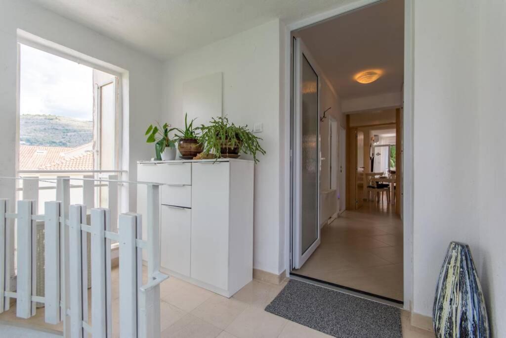 Apartman Flora Three Bedroom Near
