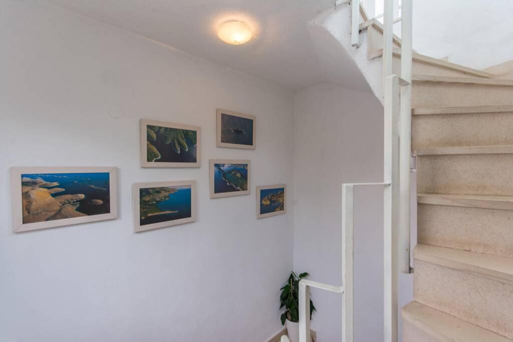 Flora Three Bedroom Near Apartman *