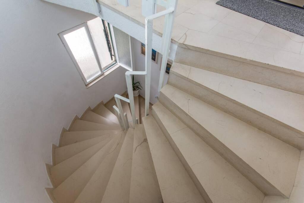 Flora Three Bedroom Near Apartman *