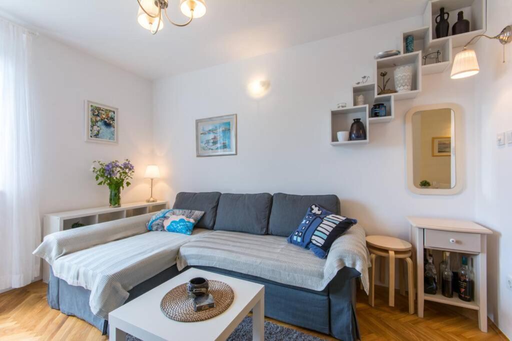 Appartement Flora Three Bedroom Near *