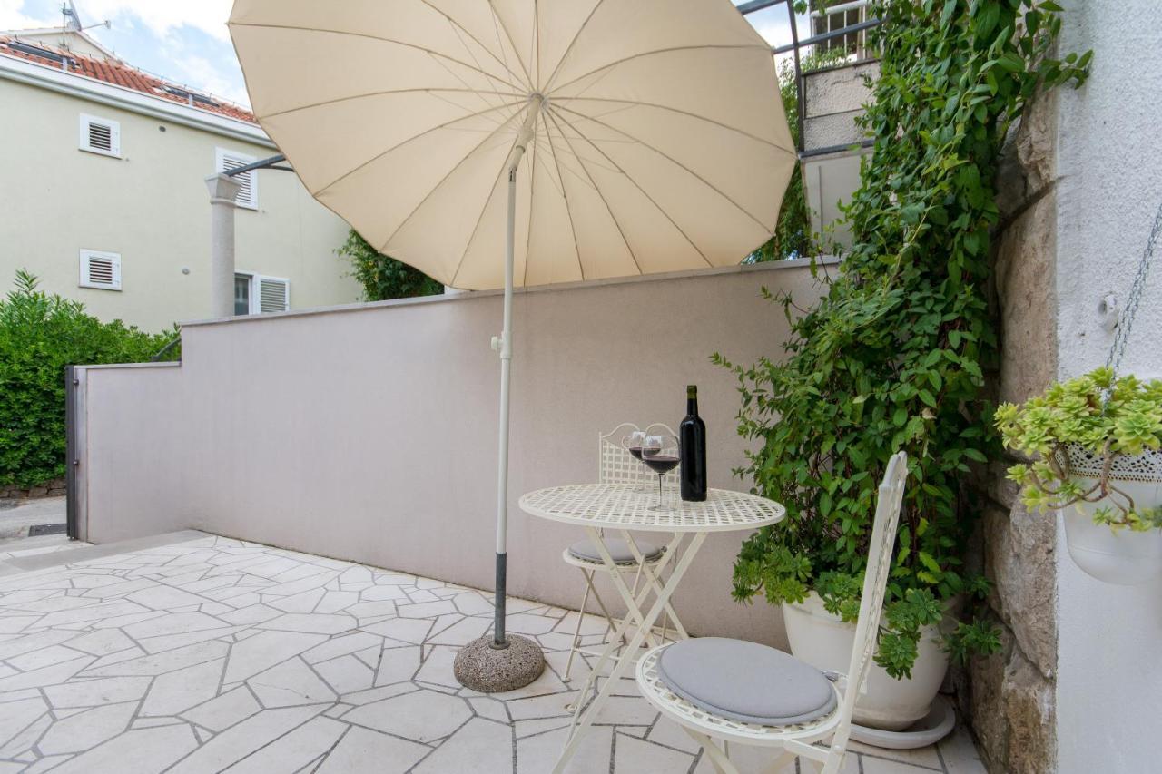 Flora Three Bedroom Near Appartement
